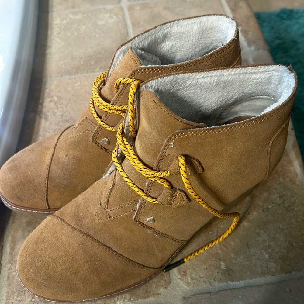 TOMS Very good condition
